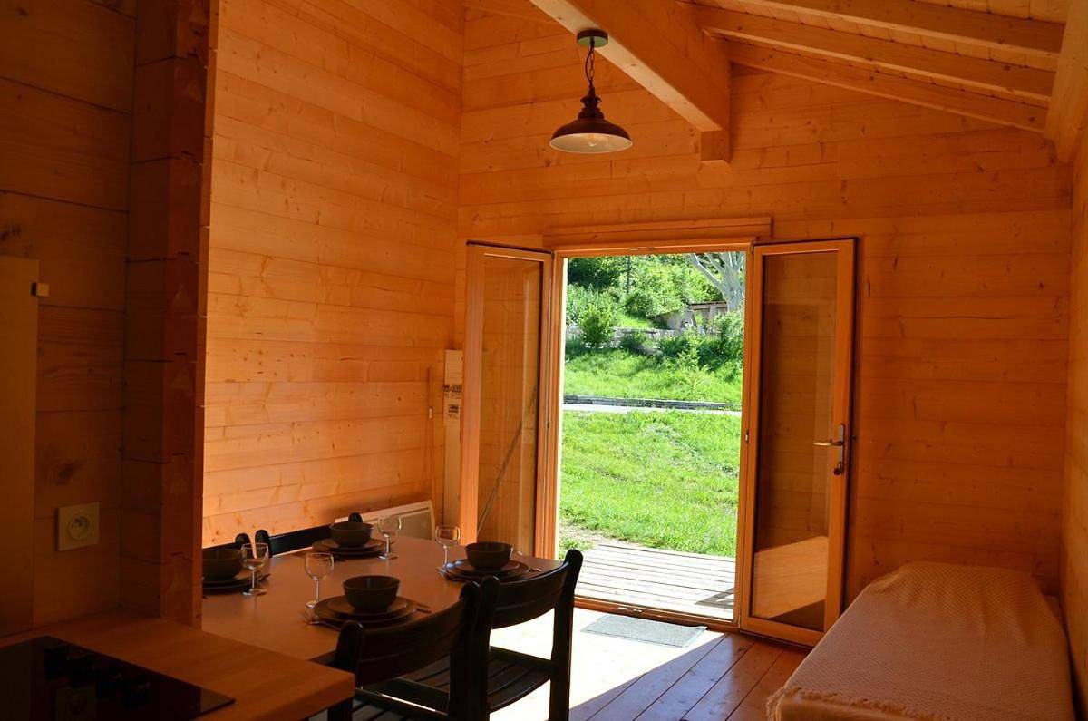 Le Pré Martin, gîte de chalets 3 étoiles in Annot, Région Castellane