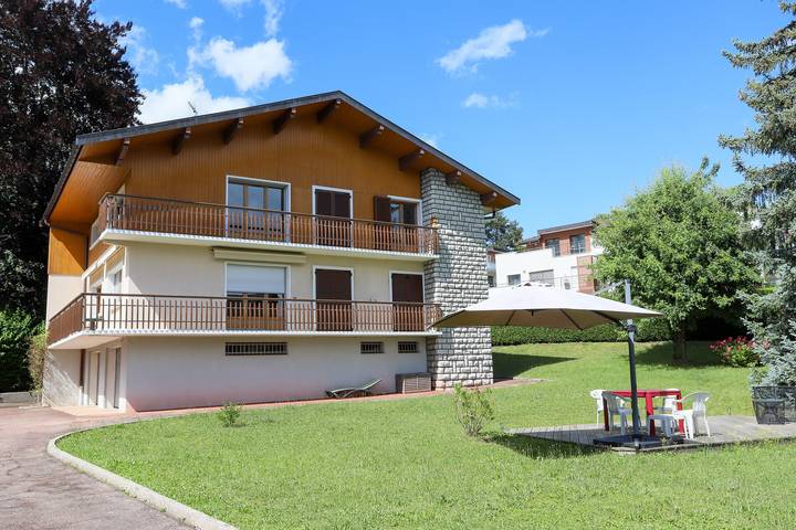 Appartement de vacances pour 4 personnes, avec Balcon ainsi que Terrasse et Jardin à Annecy-le-Vieux