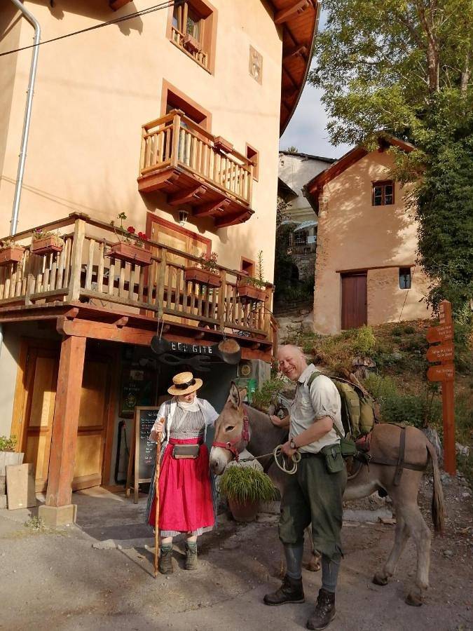 Hôtel pour 35 personnes, avec terrasse et jardin, animaux acceptés
