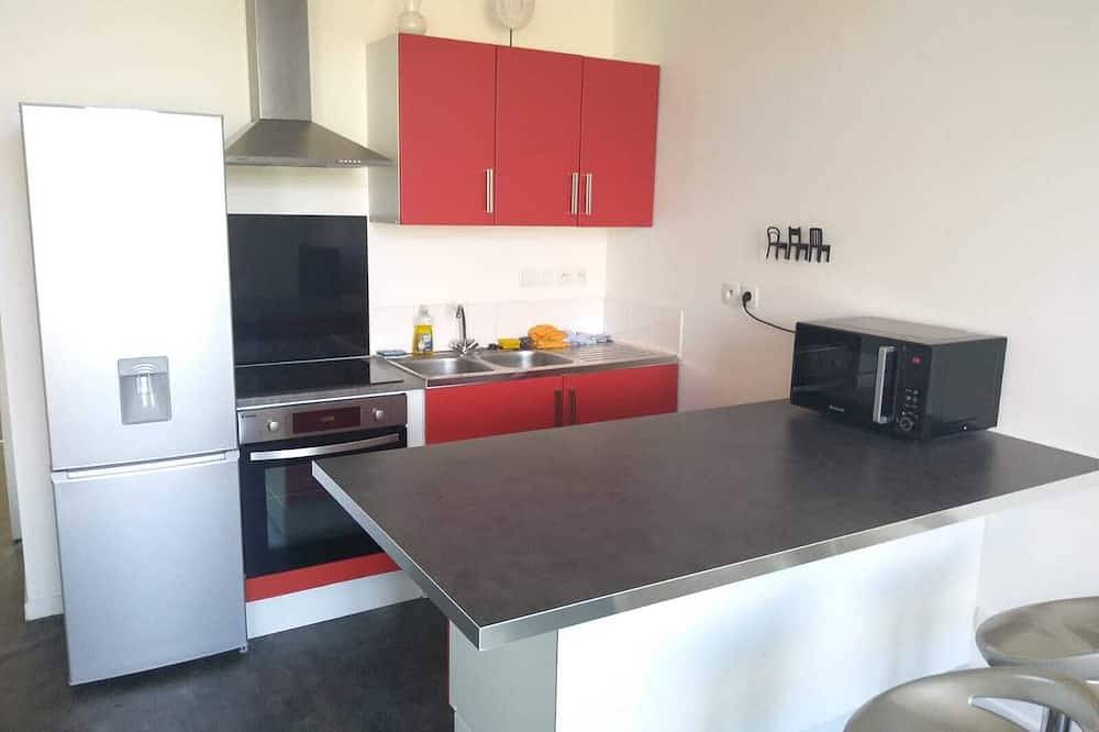 Entire apartment, Charming F2 bright 45m2 near sea & city center & train station in Calais, Calais region