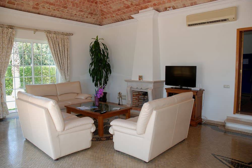 Luxury Family Villa with Private heated Pool, Tennis Court, Putting Green in Almancil, Parque Natural da Ria Formosa