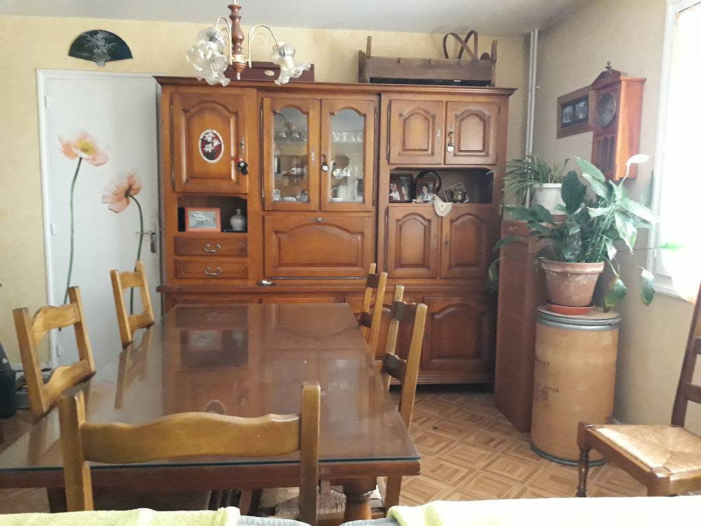 Appartement entier, Appartement 2 étoiles, 5/6 couchages in Aurillac, Région d'Aurillac