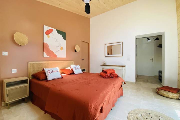 Location de vacances pour 10 personnes, avec jardin et terrasse dans Plage des Gollandieres (Le Bois-Plage-en-Re) - 3