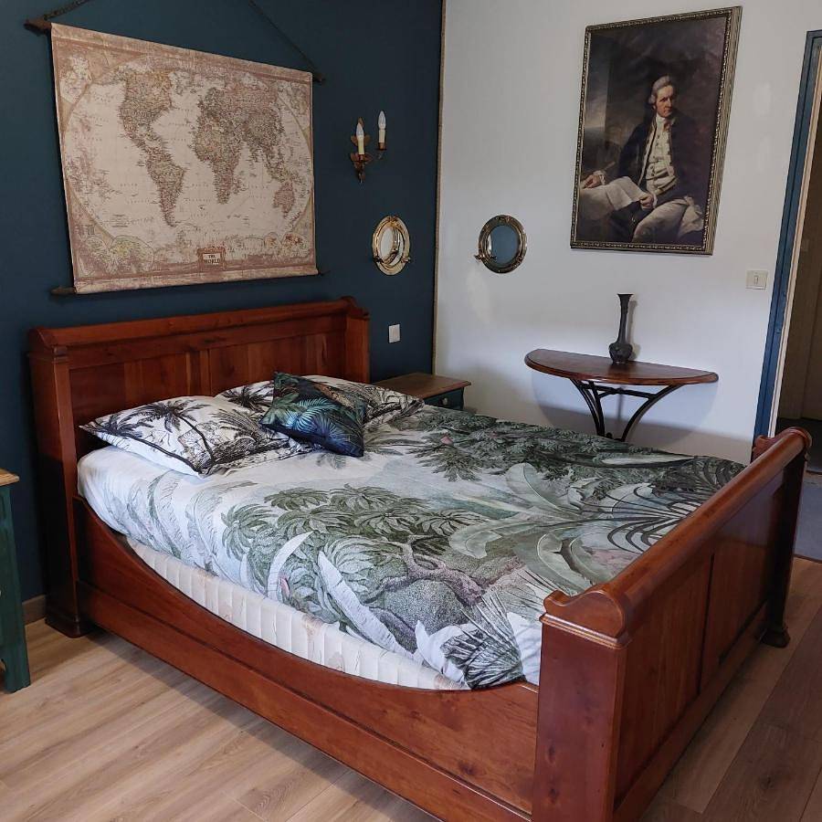 Double Room with Private Bathroom in Caurel, Région de Guingamp