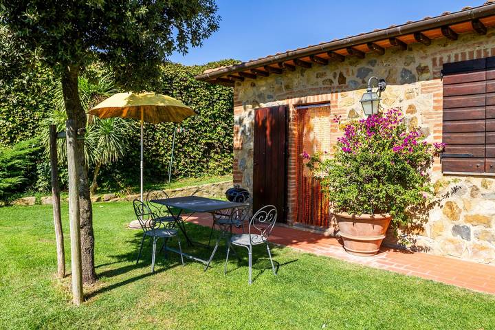 Geheel appartement, Appartement 'Coccinella' met Gedeeld Zwembad, Wi-Fi en Airconditioning in Magliano in Toscana, Provincie Grosseto