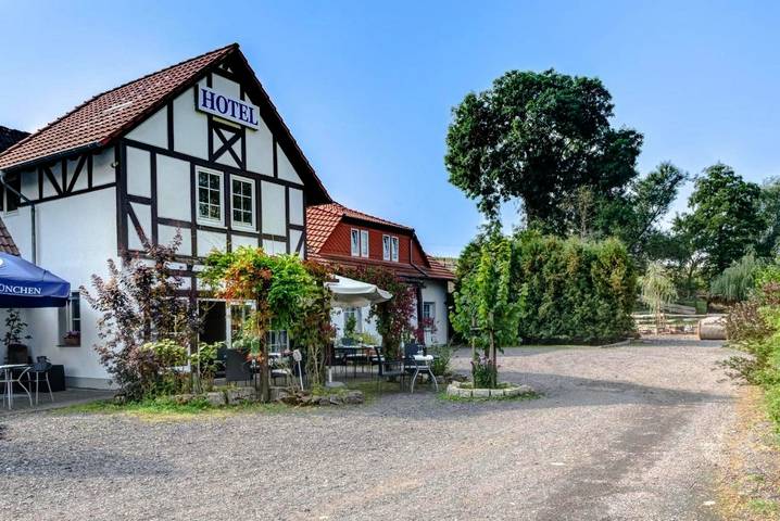 Hotel, mit Terrasse und Garten