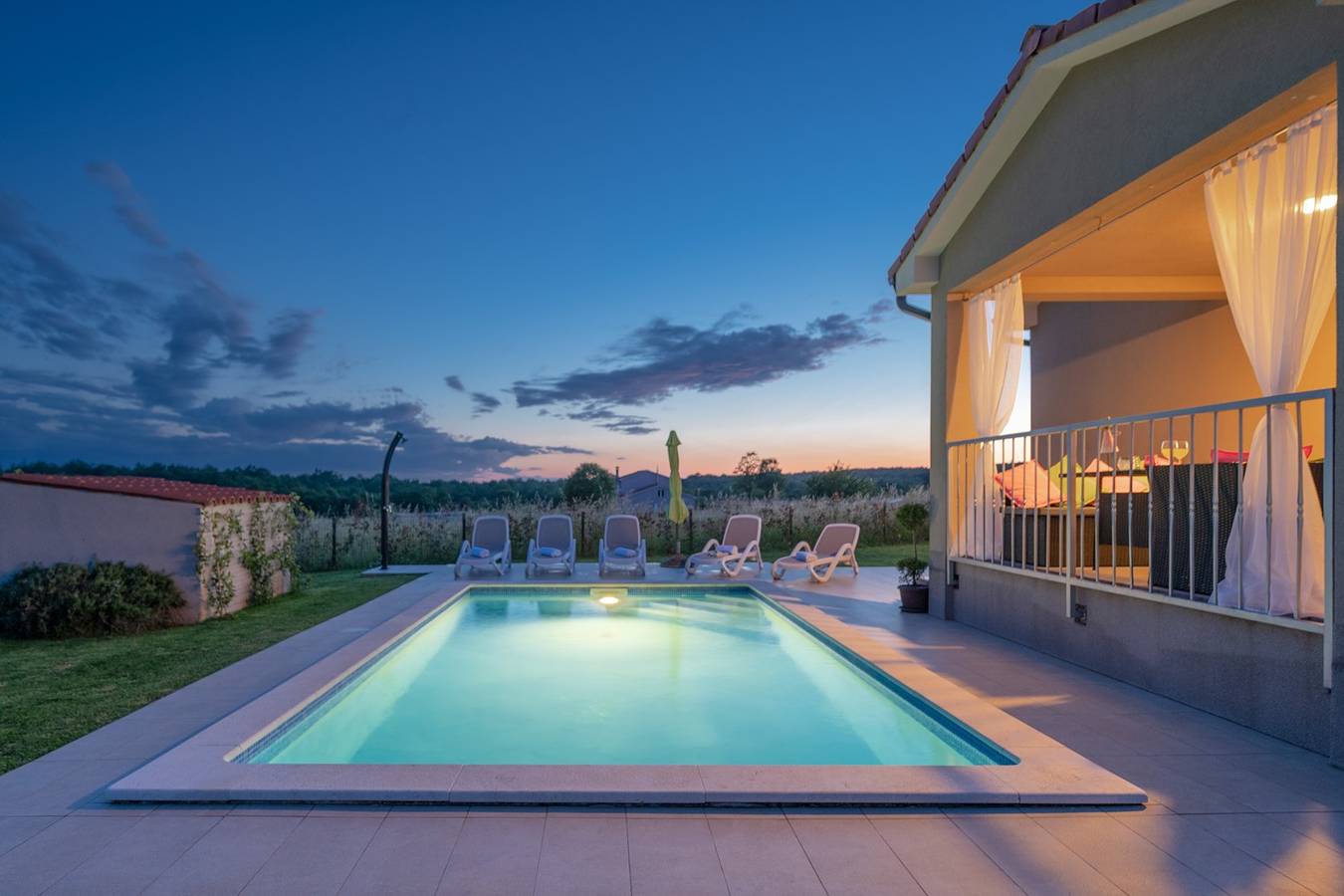 Family holiday house with private pool and playground in Barban, Südküste Istrien