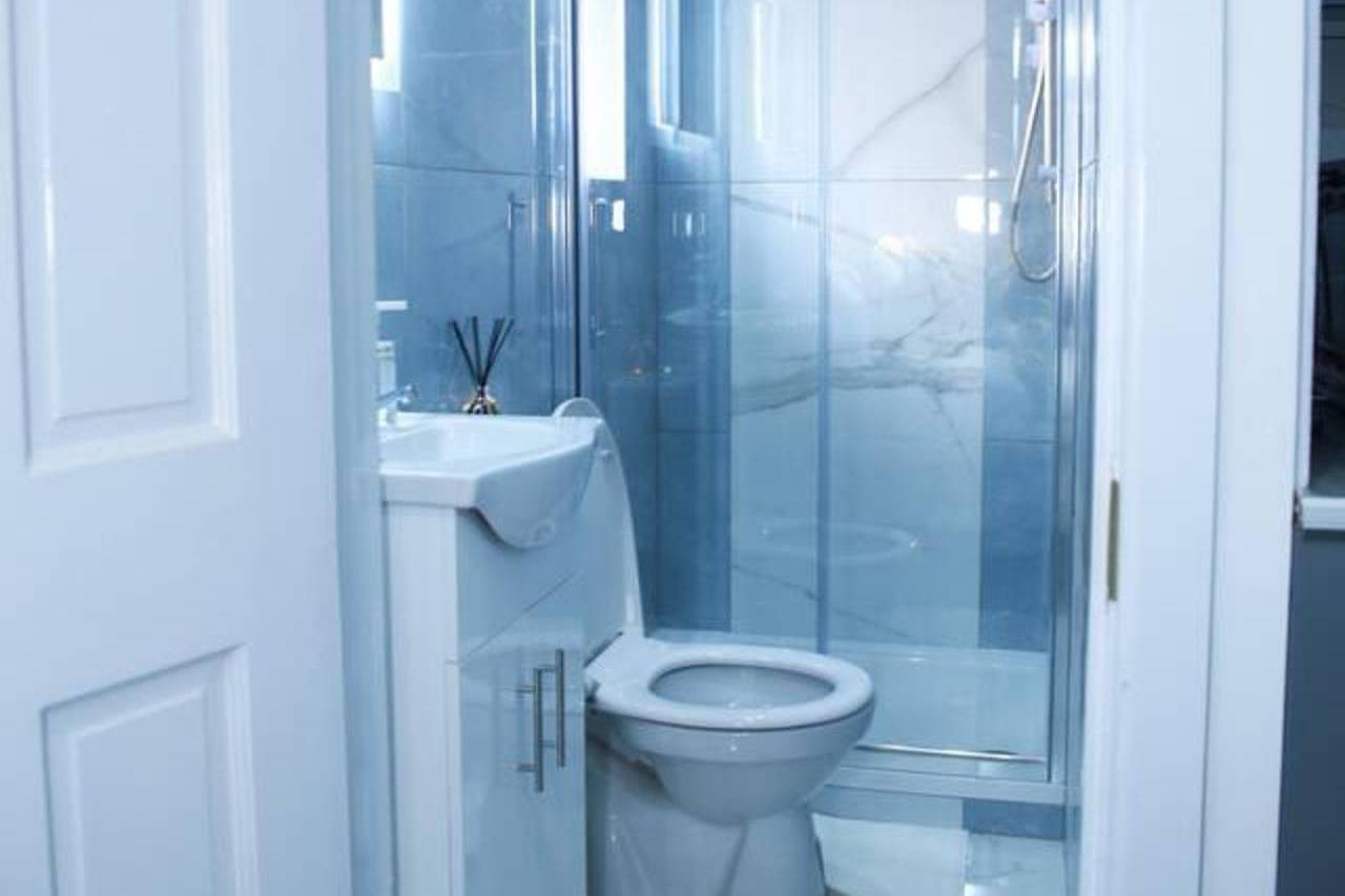 Entire vacation apartment, Apartment - Sleeps 2 & Free Parking in Brent, London