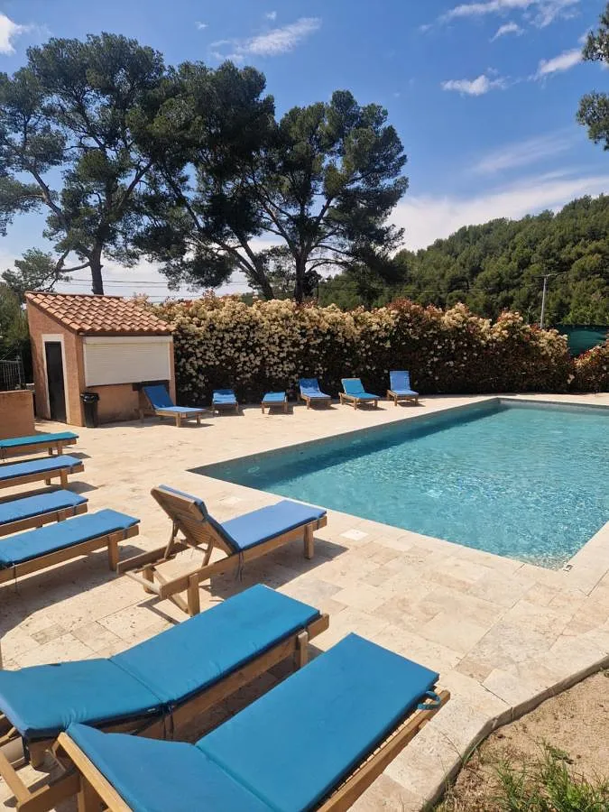 Camping para 4 personas, con jardín además de piscina y vistas - 1