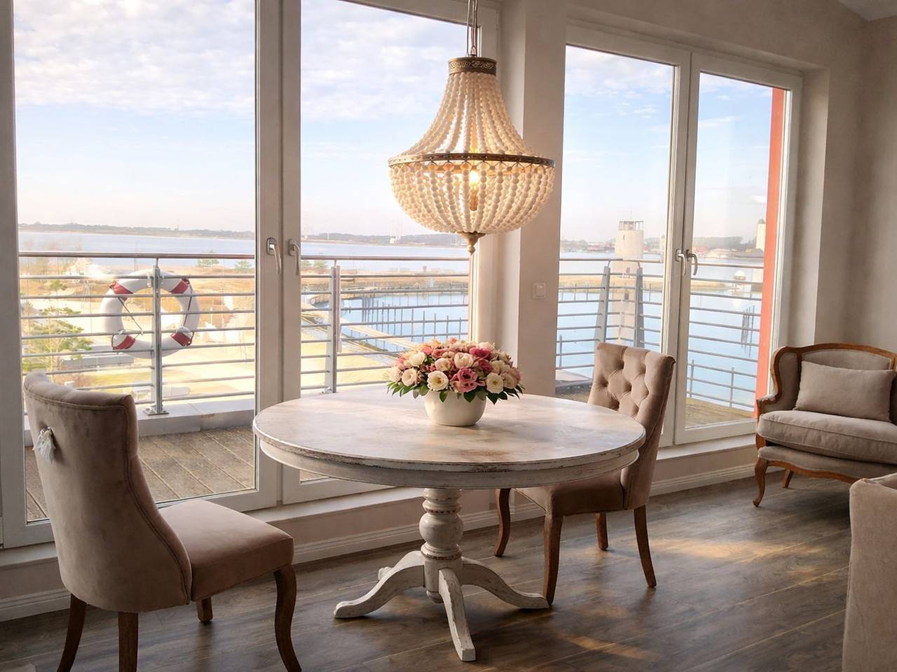 Ganze Wohnung, Apartment am Rundsteg 14 direkt am Yachthafen mit außergewöhnlichem Seeblick in Ostfehmarn, Fehmarn