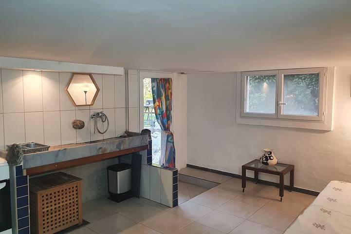 Ganze Wohnung, 50 m2 basement apartment (ceiling height 1.80 m) in Figari, Sartène und Umgebung