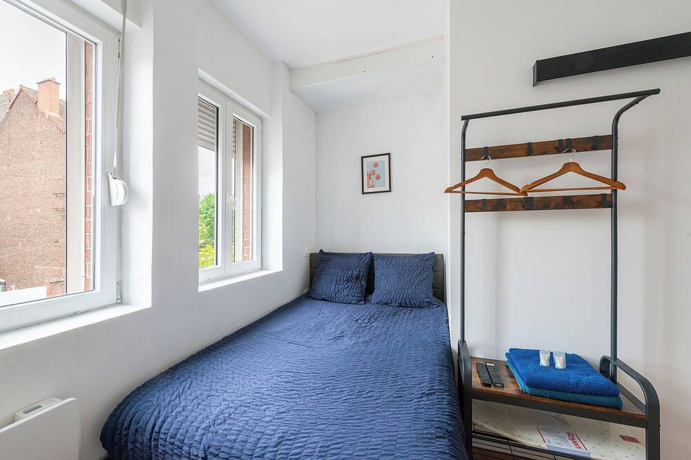 Appartement entier, Joli studio hyper lumineux à 1 minute de la Gare in Cambrai, Département Nord