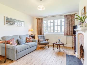 Log Cabin for 9 People in Essex, East of England, Photo 3