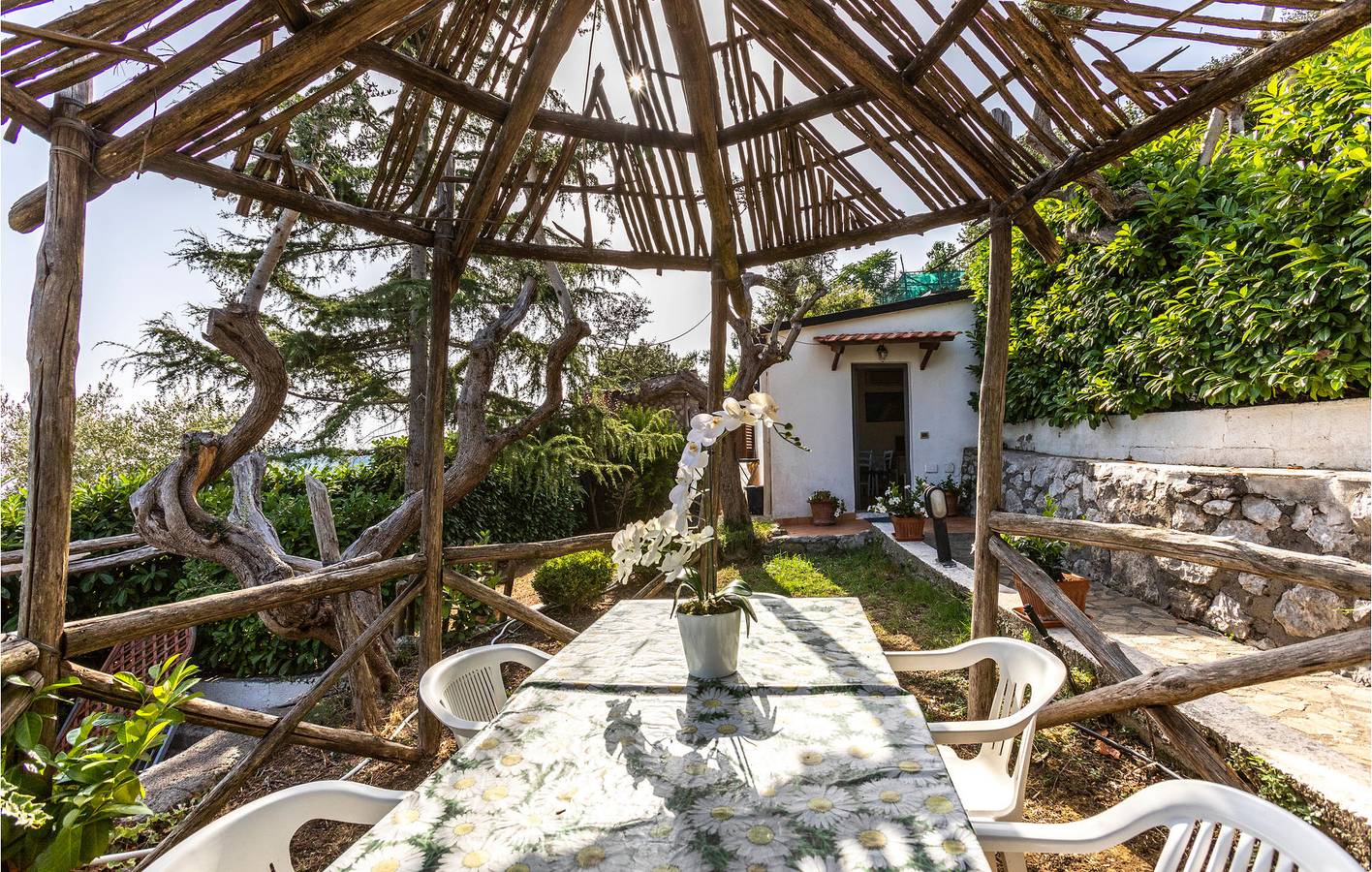 Appartement de vacances entier, Appartement au bord de la piscine, à 1 km de la côte et à 1000 m d'un restaurant gastronomique in Torca, Province de Naples