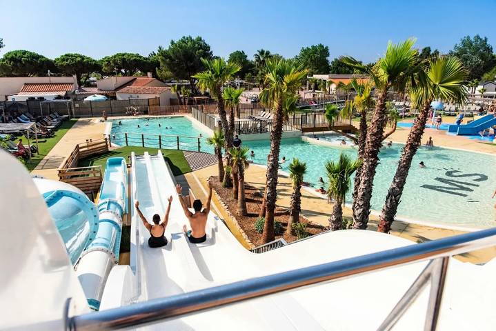Wohnwagen für 6 Personen, mit Terrasse und Kinderpool in Les Ayguades - 4