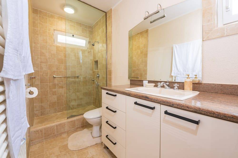Ganze Wohnung, Schmuckes Appartement mit Traumblick über die Kvarner Bucht mit Aufstellpool in Kršan, Ostküste Istrien