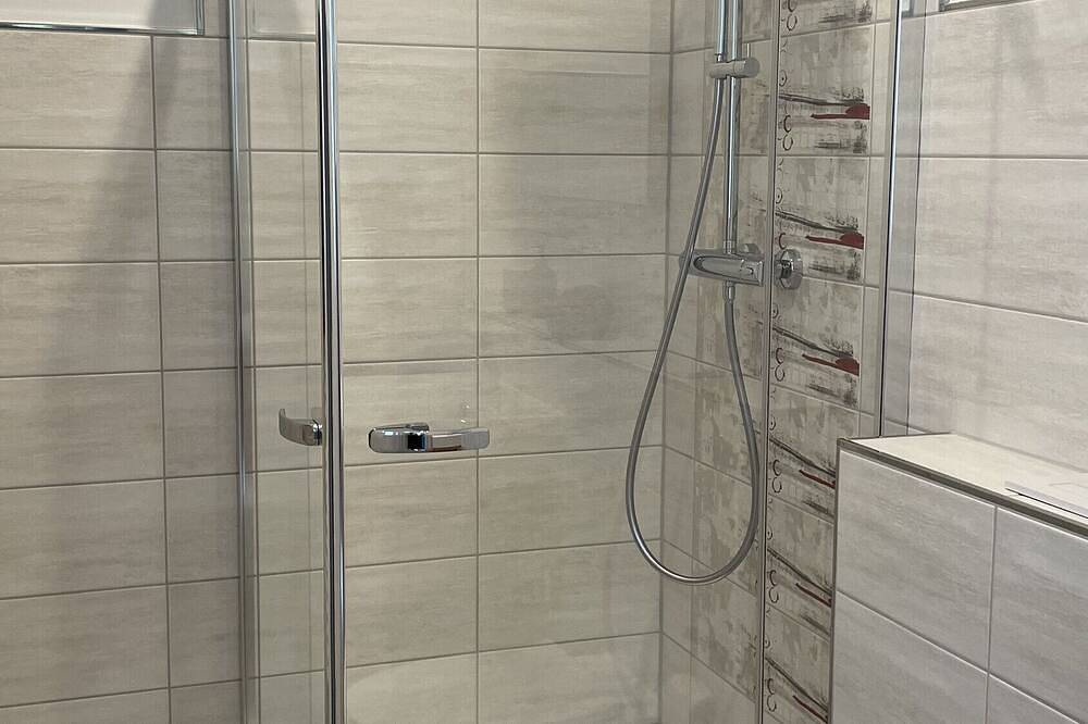 Ganze Wohnung, Ferienwohnung \"Am Wall\" mit Privatterrasse und Wlan in Radeberg, Oberlausitz Niederschlesien