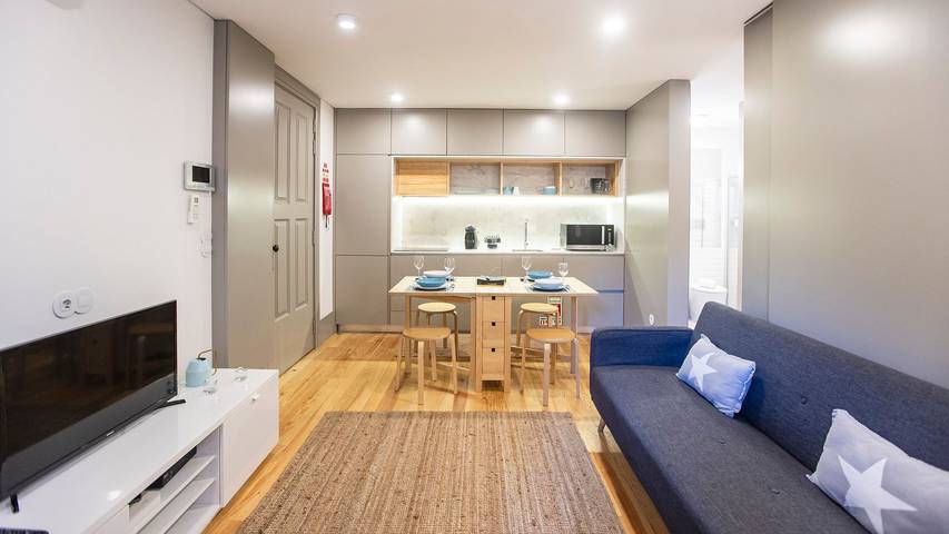 Apartamento entero, Downtown Studio w/ AC & Patio by LovelyStay in Santo Ildefonso, Cedofeita, Santo Ildefonso, Sé, Miragaia, São Nicolau e Vitória