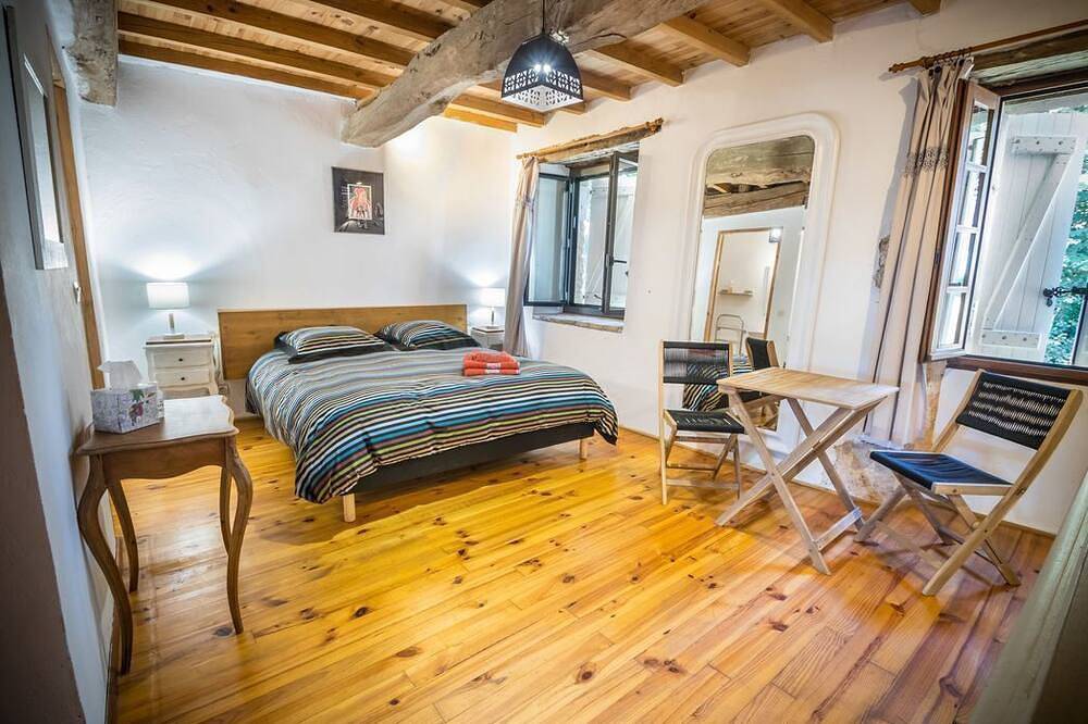 Chambres d'hôtes, Carla - Quiet former sheepfold with swimming pool and panoramic view in Touget, Gers