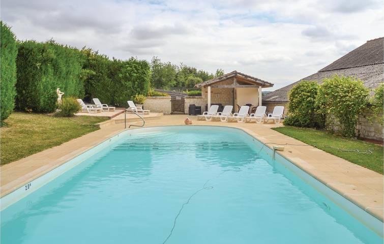 Location de vacances pour 6 personnes, avec jardin ainsi que piscine et terrasse à Assay - 3