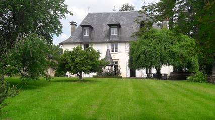 Maison De Vacances pour 2 Personnes dans Naves, Région de Tulle, Photo 1