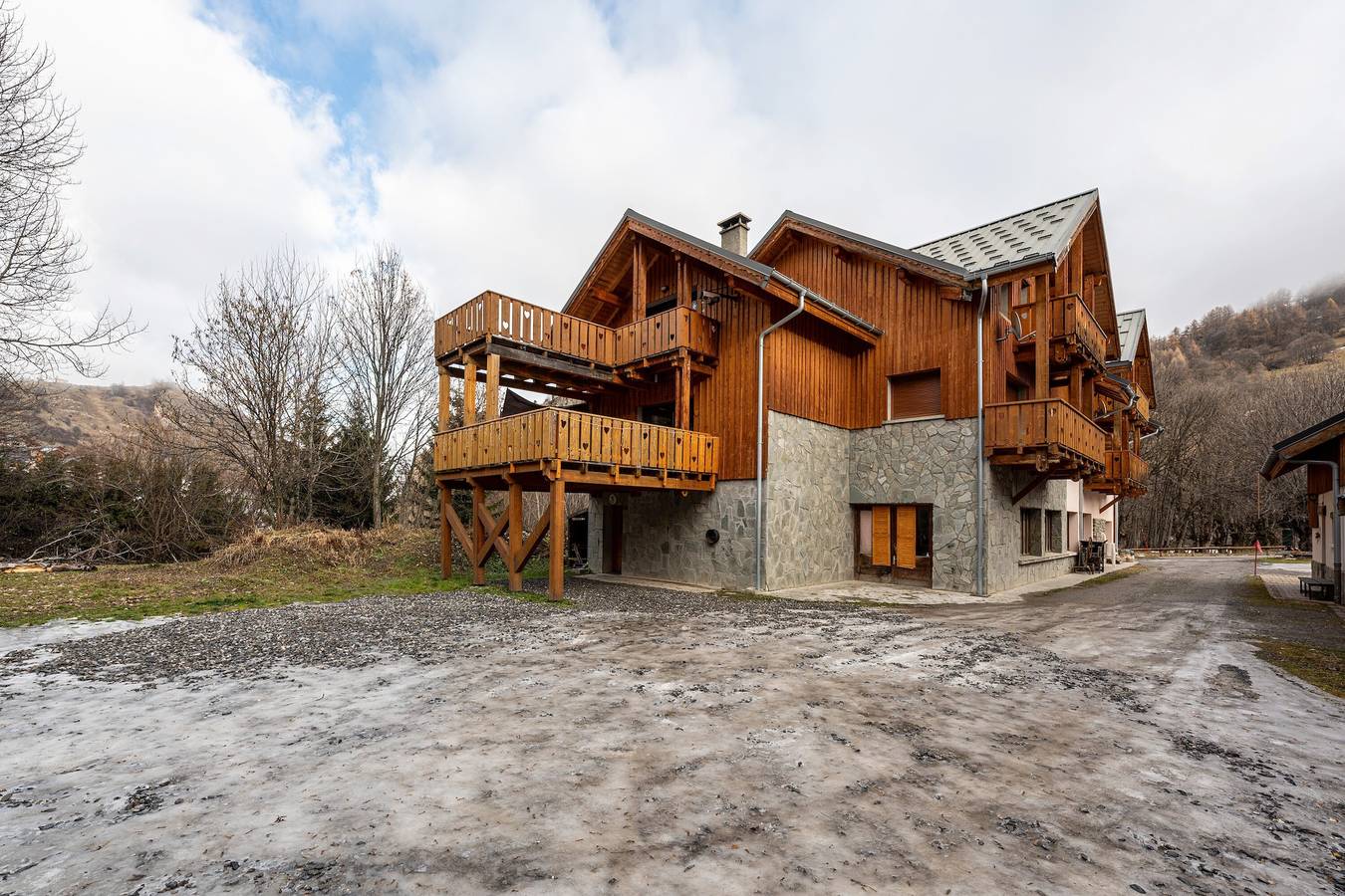 Appartement entier, Appartement "Les Croës" avec vue sur les montagnes, terrasse privée et Wi-Fi in Valloire, Région de Saint-Jean-de-Maurienne