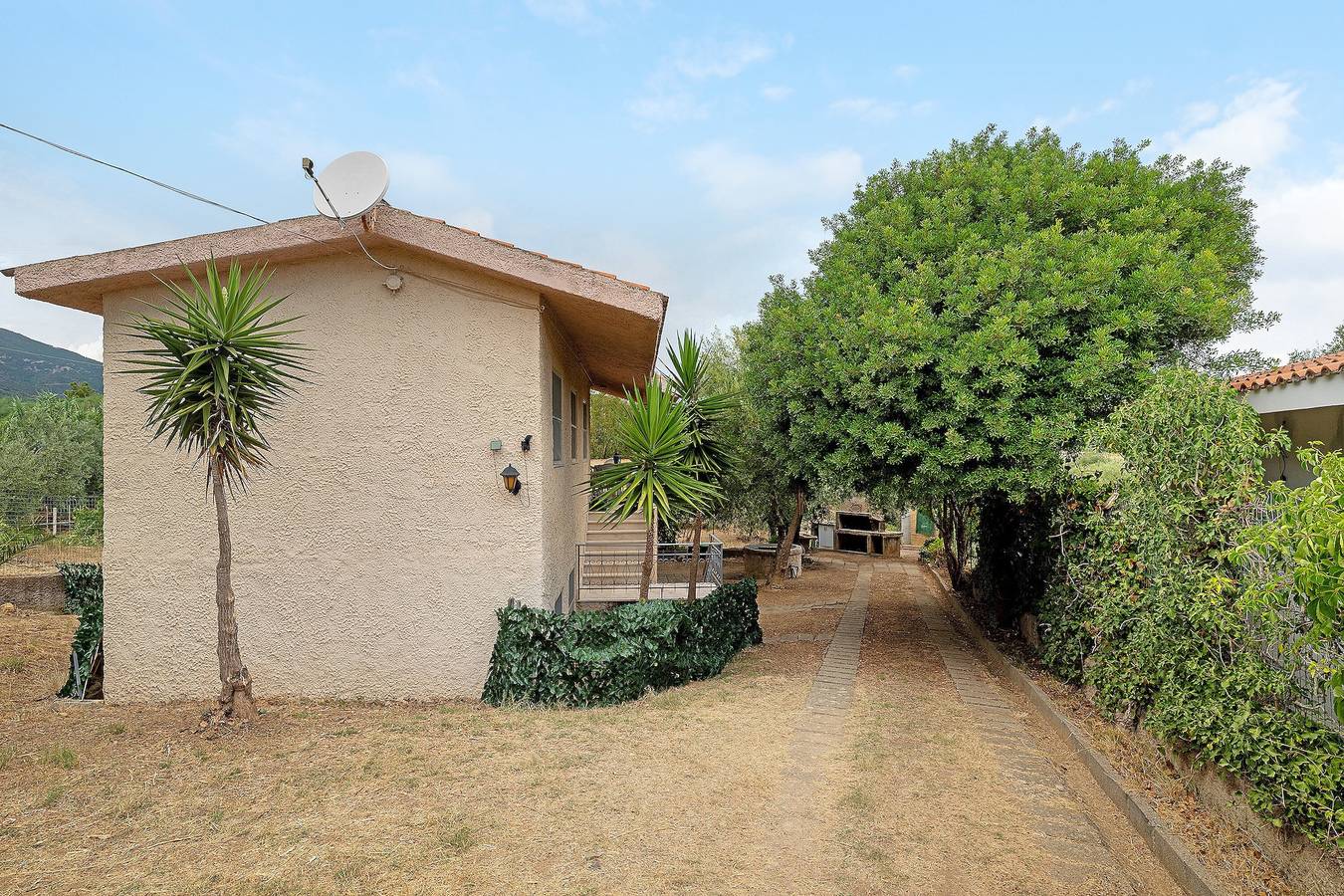 Ganze Wohnung, Apartment 'Zakaria' mit Bergblick, Wlan und Klimaanlage in Foxi Lioni, Tertenia