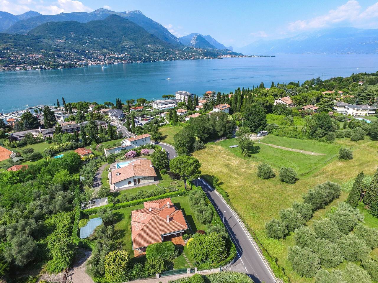 Villa "Portese" with a Rustic Touch and Near Lake Garda in San Felice del Benaco, Garda Mountains