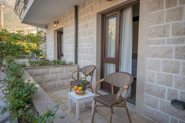Gîte pour 2 personnes, avec vue et balcon dans Risan - 2
