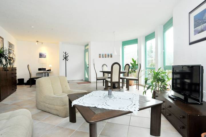 Appartement entier, Appartement « Sunshine – Idylle souabe » avec terrasse privée, jardin et Wi-Fi in Aichtal, Arrondissement d'Esslingen