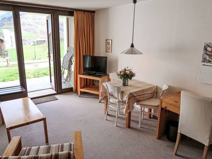 Ferienwohnung für 4 Personen, mit Ausblick und Terrasse sowie Garten in Graubünden - 2