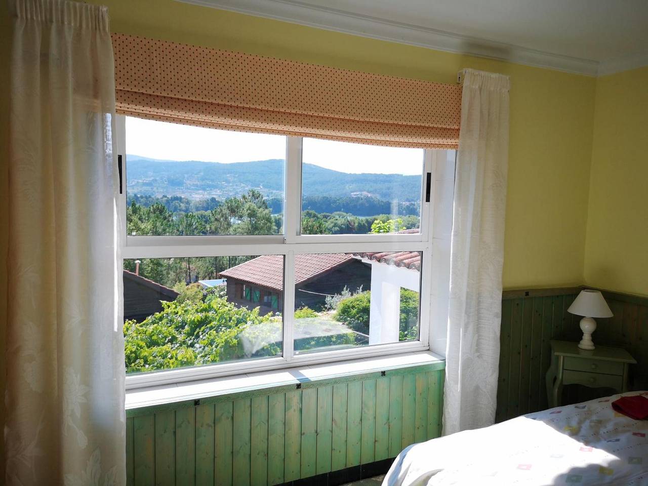 Complejo rural 'Shakti Rio Mino' con vistas al lago, piscina privada y Wi-Fi in El Rosal, Provincia de Pontevedra