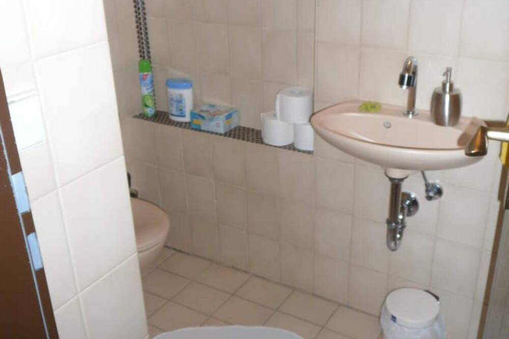 Ganze Wohnung, Ferienwohnung Raina - Ferienwohnung ca. 65qm, 1 Schlafraum, 1 Wohn-/Schlafraum in Bad Säckingen, Südschwarzwald