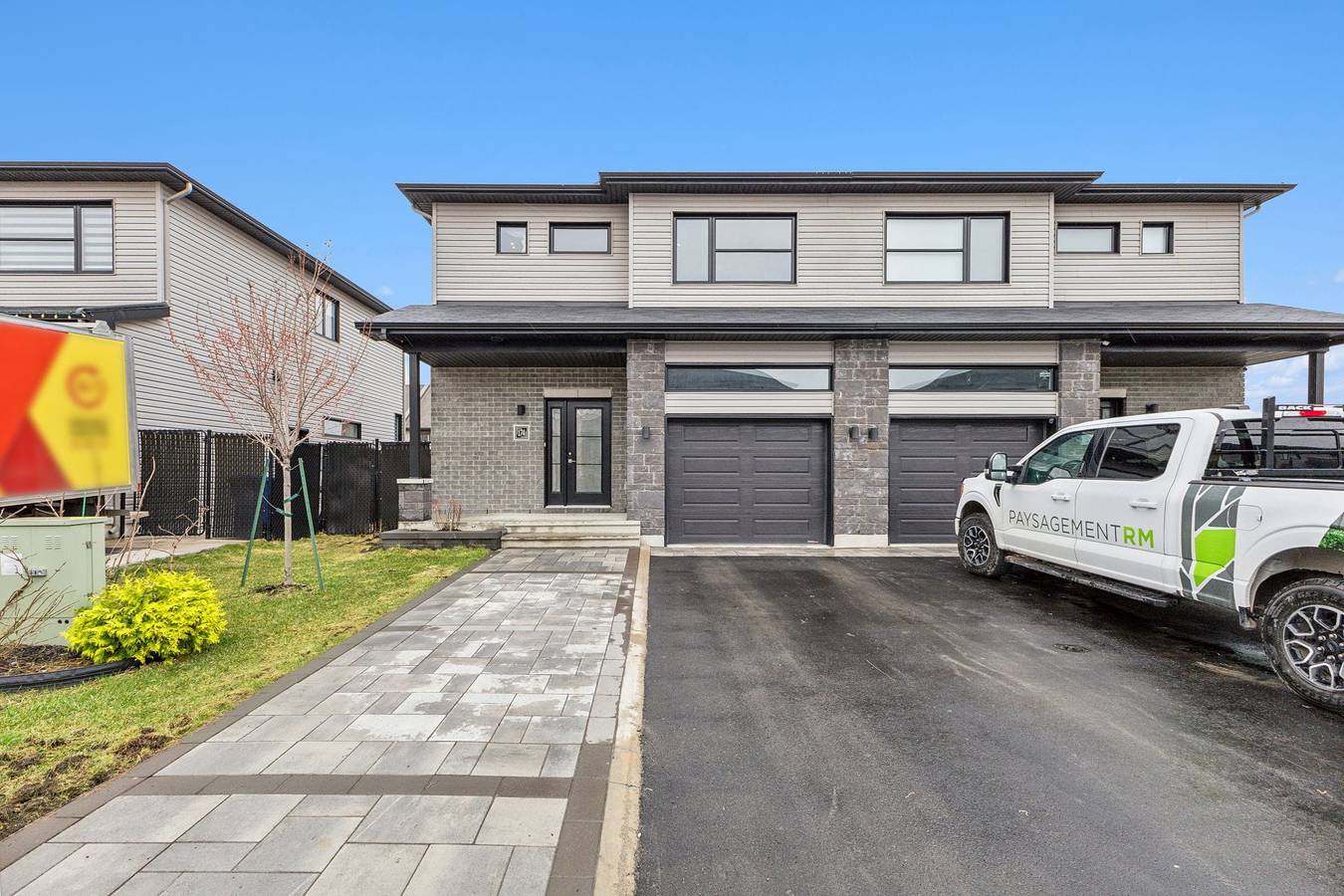 Disfrute de un interior luminoso y acogedor con comodidad in Gatineau, Quebec