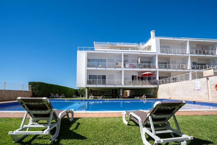 Gîte pour 4 personnes, avec terrasse et piscine à Fuseta - 2