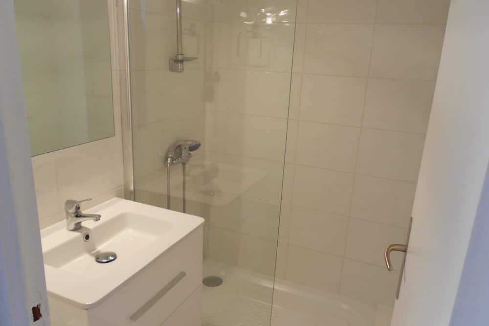 Appartement entier, Lozère Saint-Alban dans villa de caractère au calme apt 4 pers prés nature in Saint-Alban-sur-Limagnole, Région de Mende