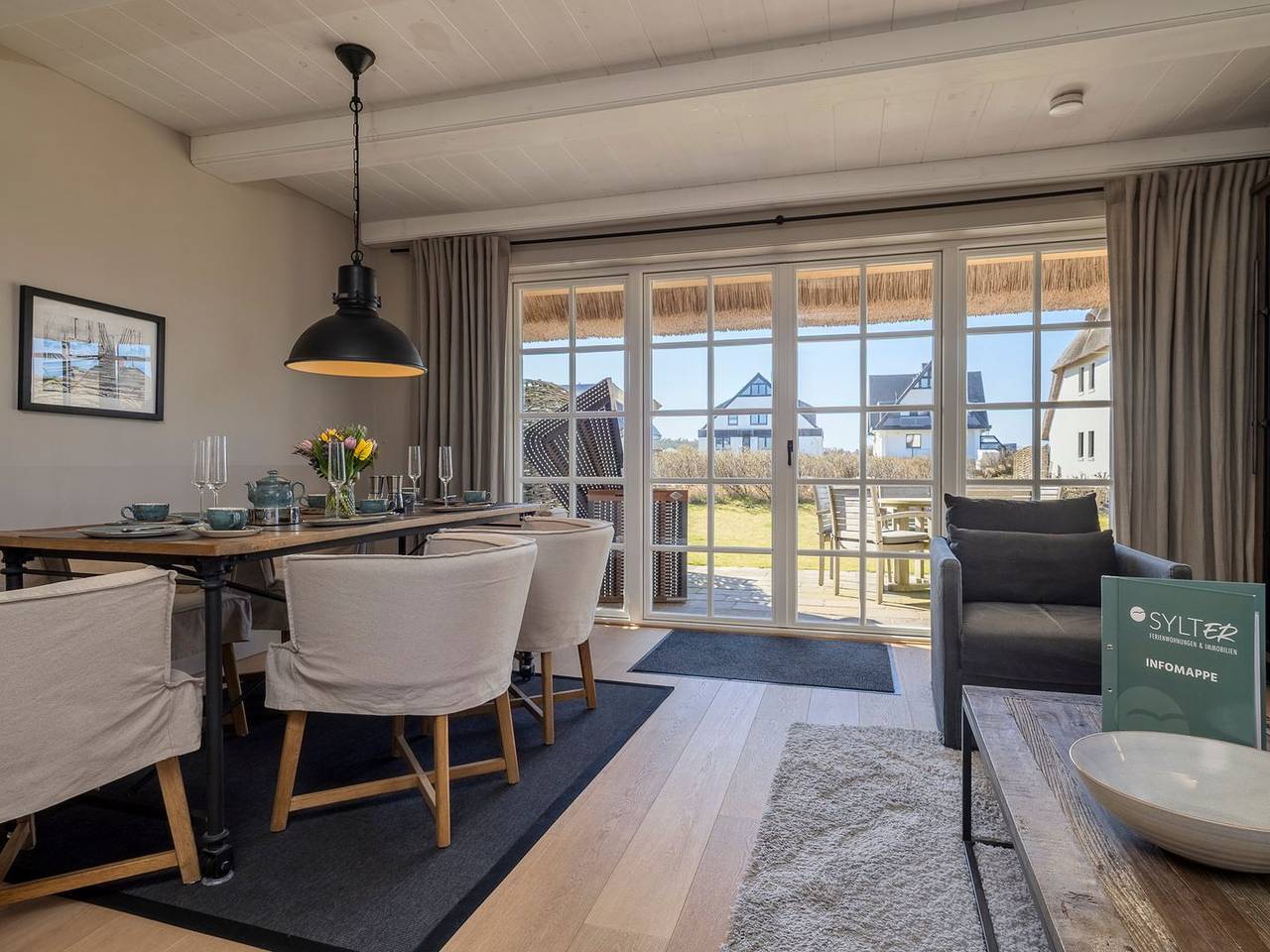 Exkl. Luxus-Hausteil unter Reet mit 4 Zimmern auf ca. 150 m², für bis zu 6 Pers. in Wenningstedt, Sylt