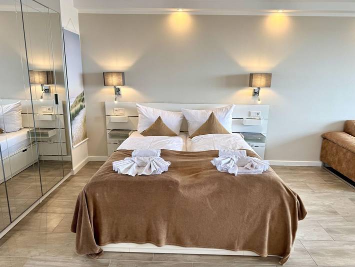 Ganze Ferienwohnung, Falkennest - Falkennest – Modernes, zentrales App. mit Balkon, Pkw-Stellplatz, Wlan. in Westerland, Sylt (Gemeinde)
