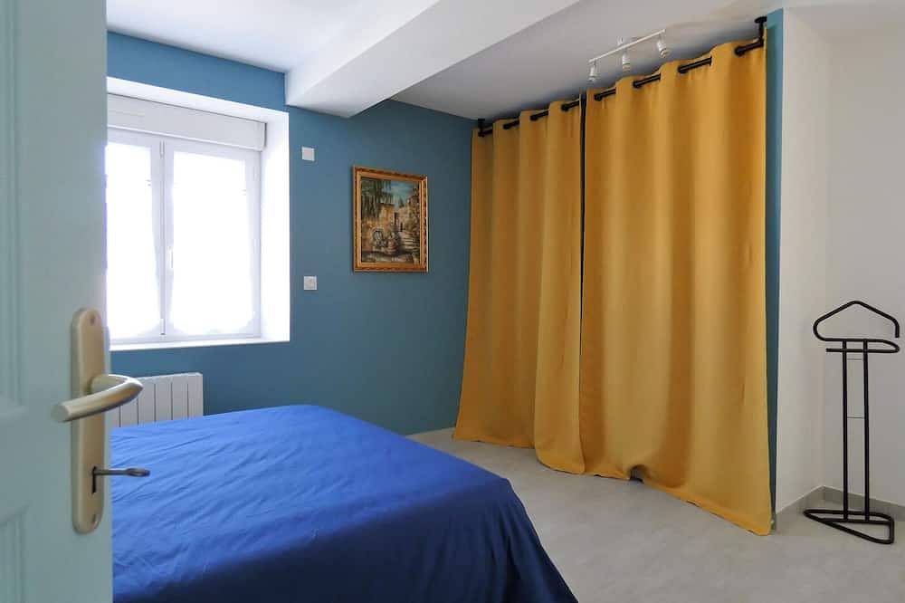 Maison rénovée avec jardin, 3 chambres, à 10 min de Chartres, idéale pour familles et escapades romantiques in Thivars, Région de Chartres