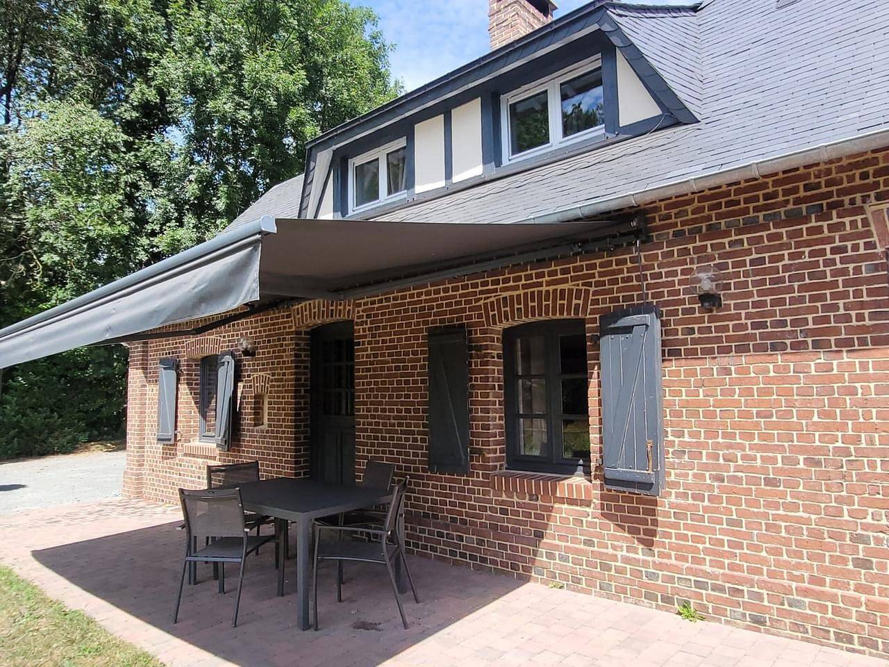 Holiday Home 'Maison Campagne  Dix Kilomtres De' with Private Terrace, Private Garden and Wi-Fi in Hautot-l'Auvray, Le Havre region