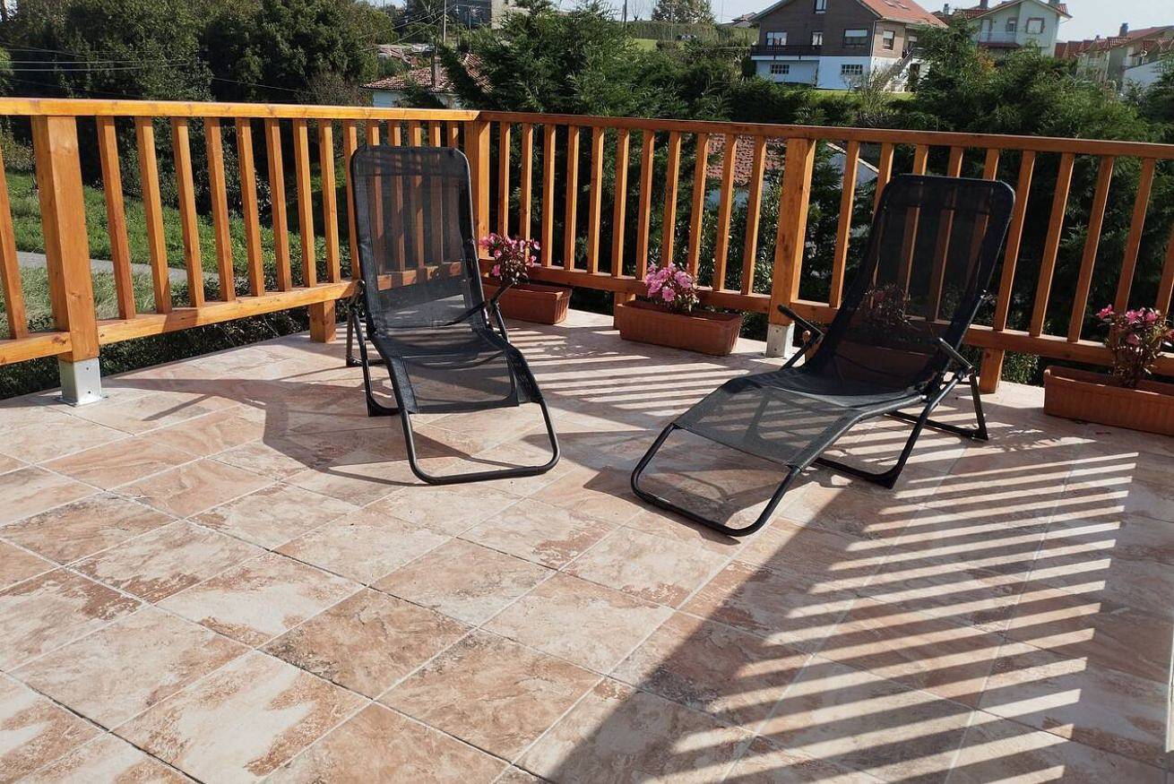 Apartamento entero, Acogedor apartamento con jardín, Wi-Fi y lavadora. Cerca de atracciones. in Tagle, Suances