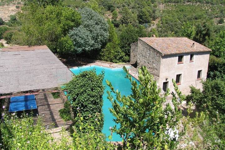 Casa rural para 6 personas, con jardín además de balcón y piscina en Baix Camp