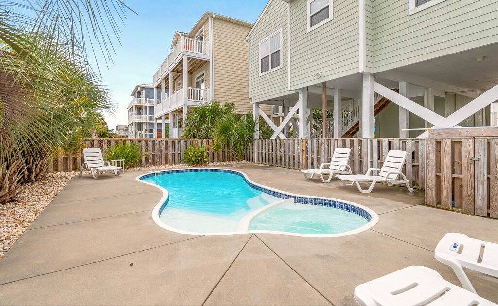 Vacation House for 16 Guests in North Carolina, USA