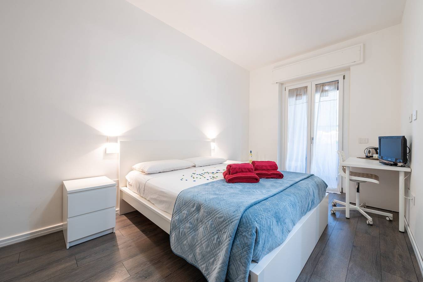 'Camera Matrimoniale Con Bagno' con Terrazza Condivisa, Wi-Fi e Aria Condizionata in Quartu Sant'Elena, Campidano