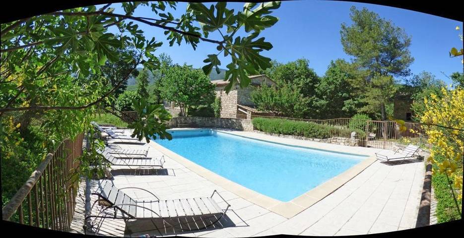 Hôtel pour 2 personnes, avec terrasse ainsi que jardin et piscine