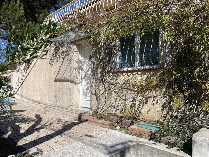 Gîte pour 2 personnes, avec terrasse ainsi que piscine et vue à Bouc-Bel-Air - 3