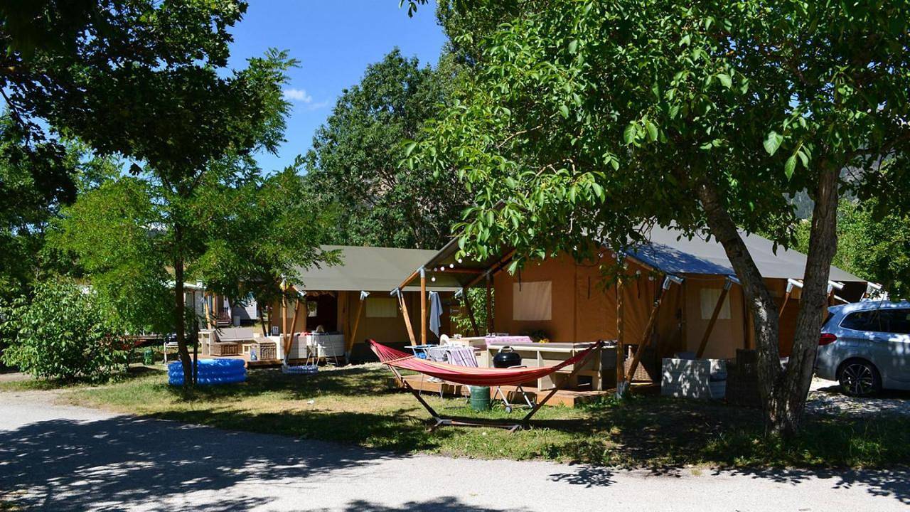 Glamping Villatent at Le Lac Bleu in Châtillon-en-Diois, Parc naturel régional du Vercors