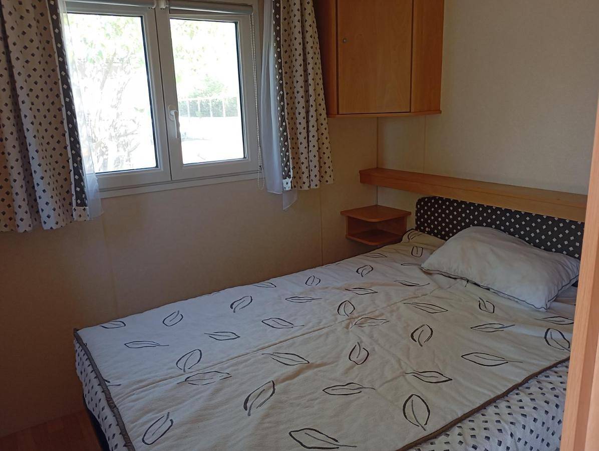Mobil home camping in La Cadière-d'Azur, Côte méditerranéenne (France)