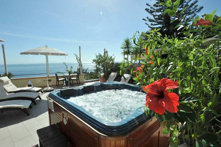 B&b per 2 persone, con Terrazza e Idromassaggio nonché Panorama a Minori