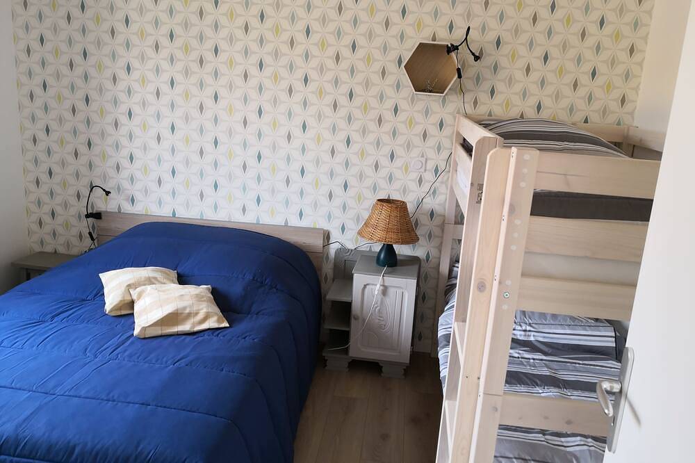 Gîte avec piscine proche mer et golf 3 in Agon-Coutainville, Région de Coutances